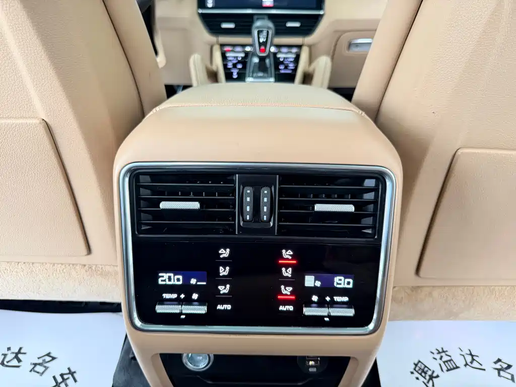 Porsche Cayenne 2019 — фото 12