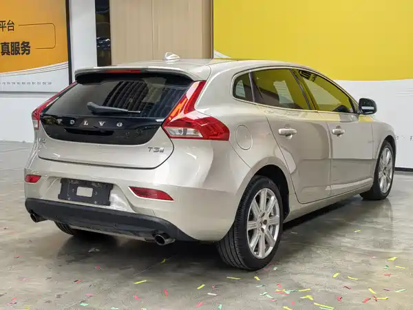 Volvo V40 2017