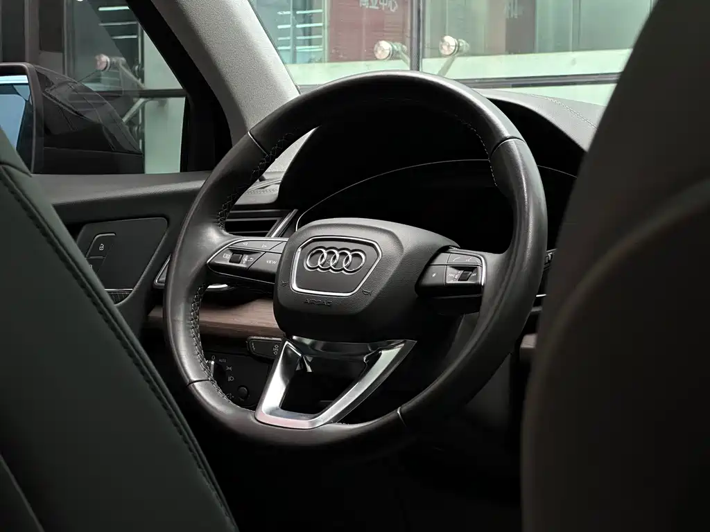 Audi Q5L 2023 — фото 13