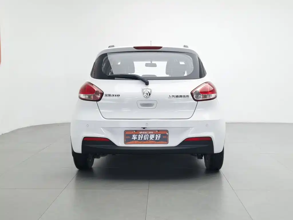 Baojun 310 2016