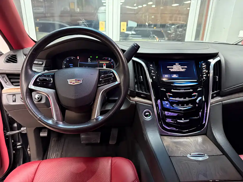 Cadillac Escalade 2018 — фото 39