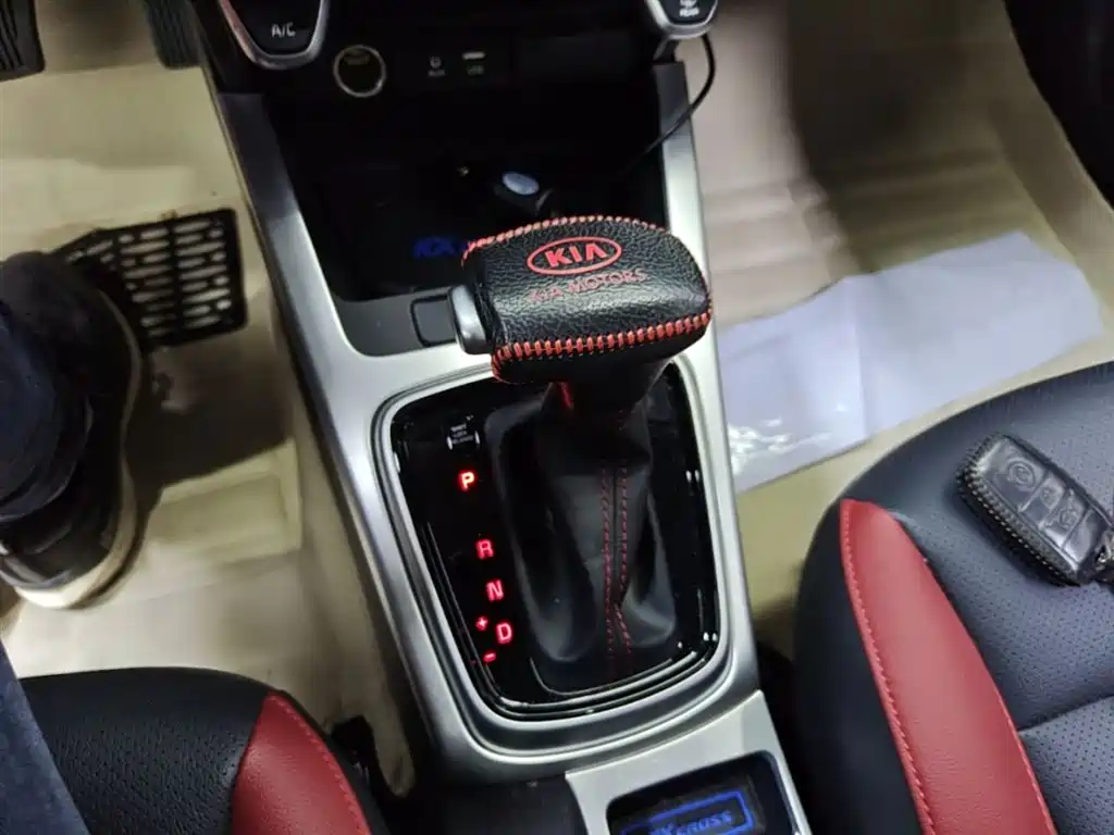 Kia KX Cross 2018 — фото 14