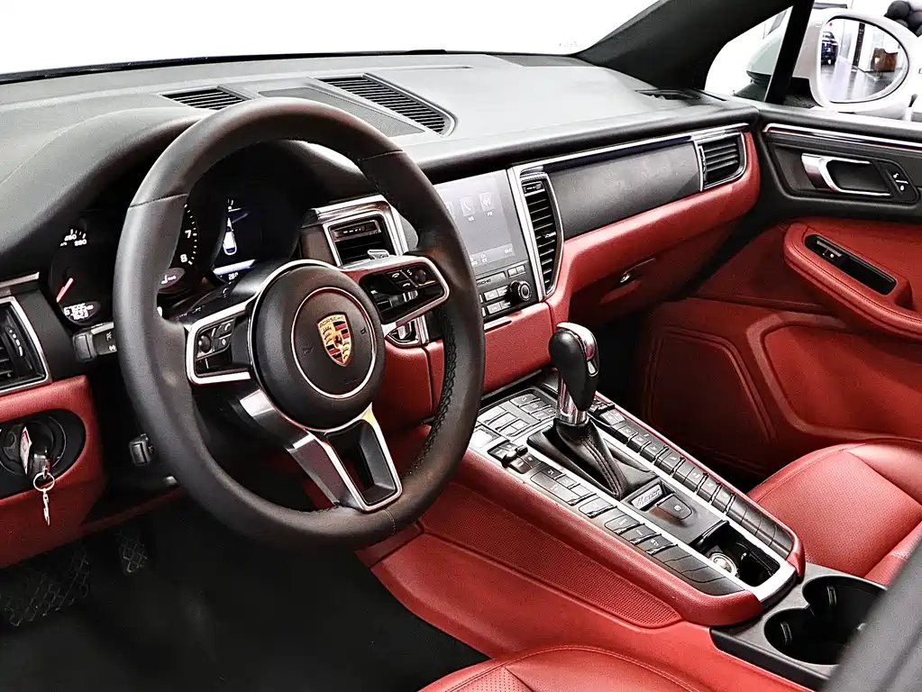 Porsche Macan 2018 — фото 11