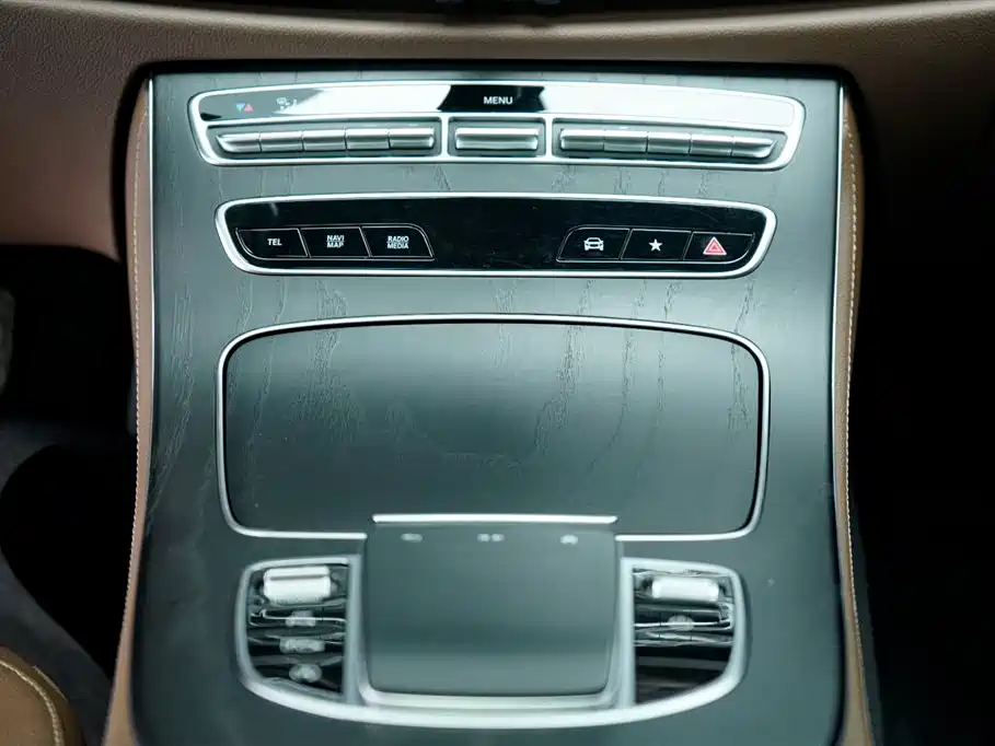 Mercedes-Benz E-Class 2021 — фото 12