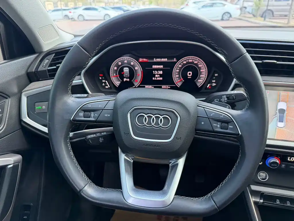 Audi Q3 2022 — фото 16