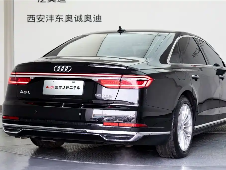Audi A8 2019 — фото 21