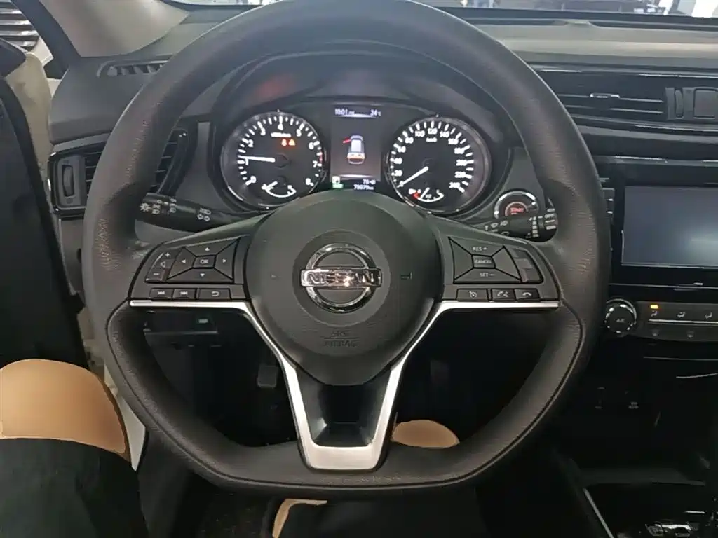 Nissan X-Trail 2018 — фото 11