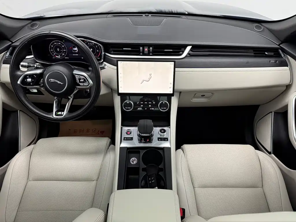 Jaguar F-PACE 2021 — фото 11