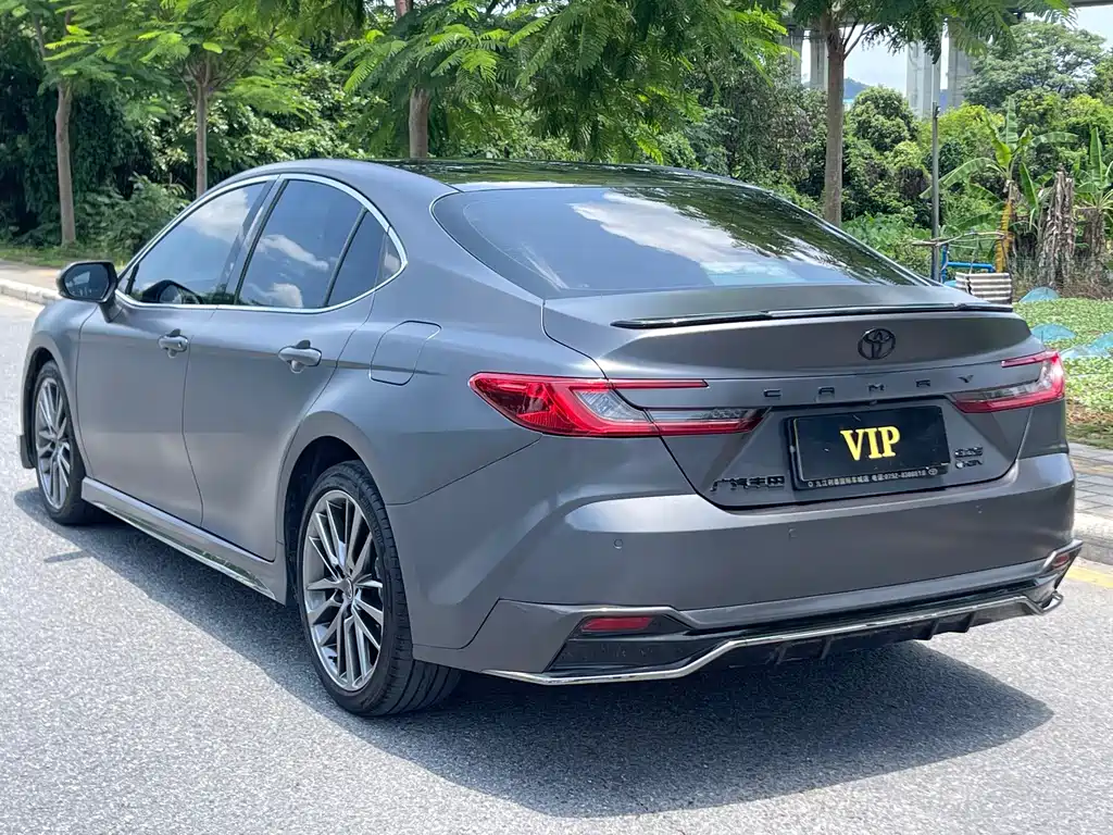 Toyota Camry 2025 — фото 4
