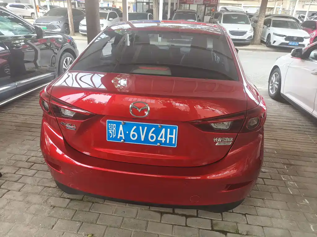 Mazda 3 Axela 2018 — фото 9