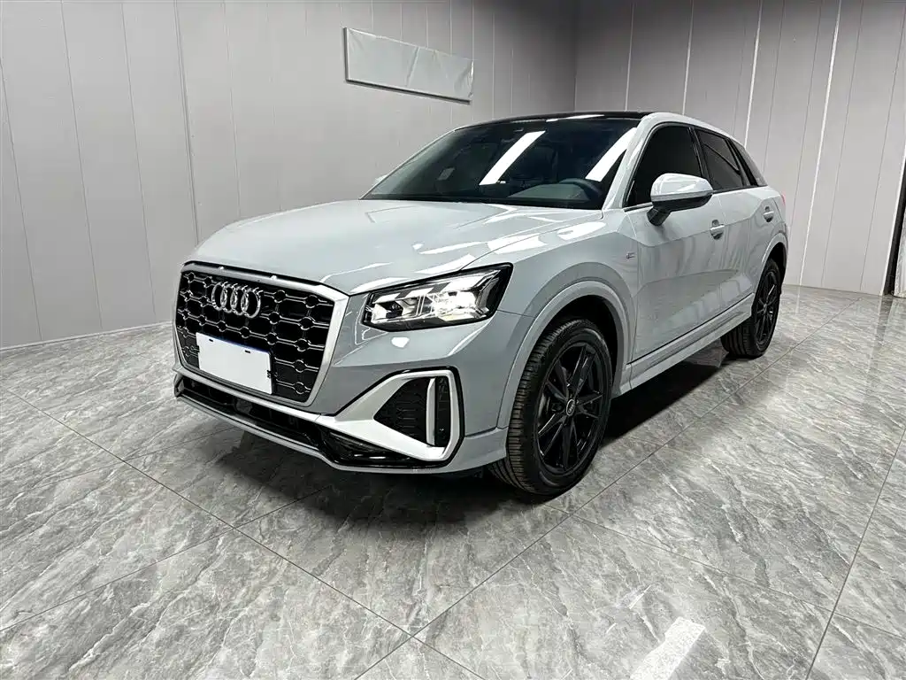 Audi Q2L 2023 — фото 1