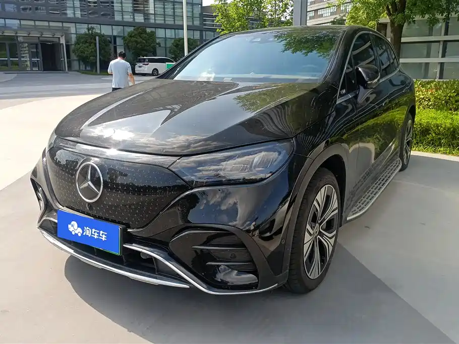 Mercedes-Benz EQE SUV 2025