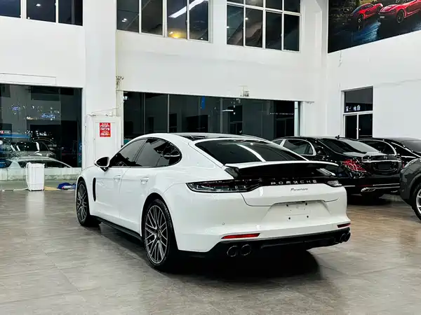 Porsche Panamera 2022