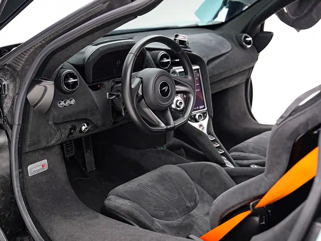 McLaren 720S 2020 — фото 15