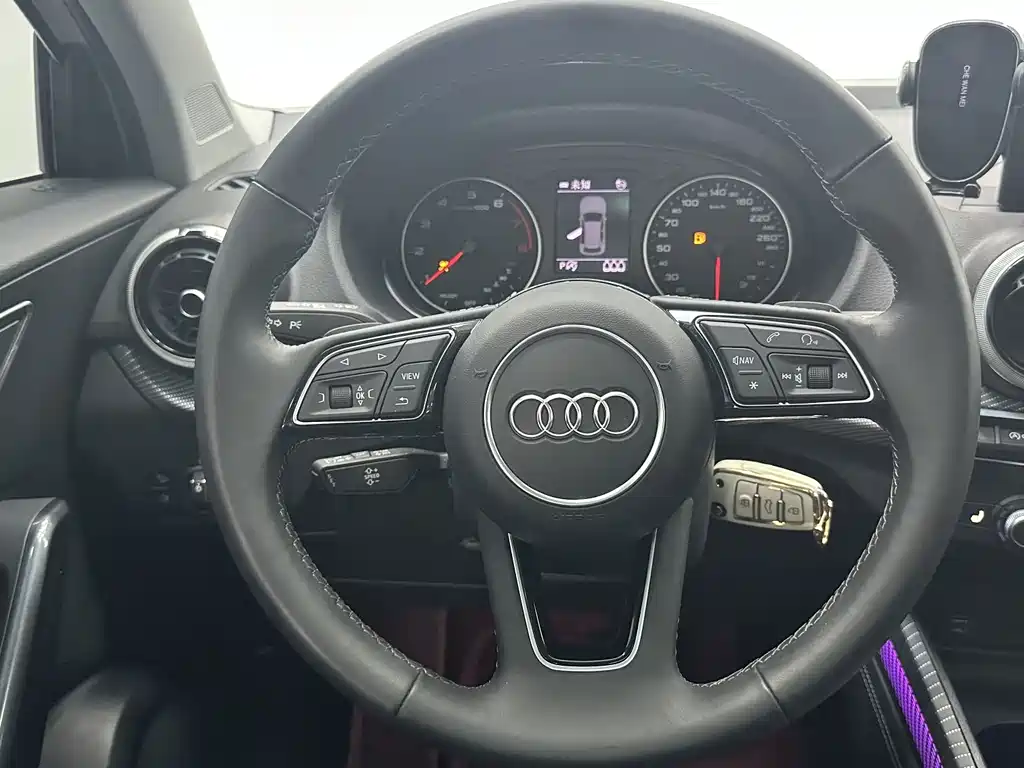 Audi Q2L 2023 — фото 12