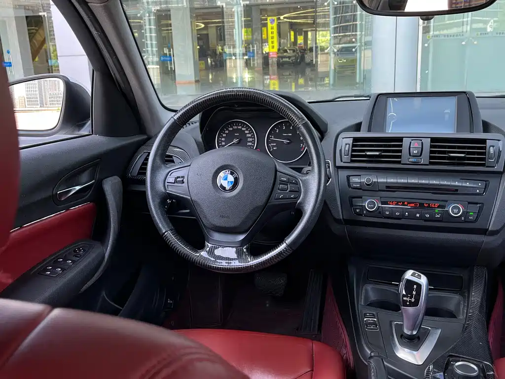 BMW 1 Series 2014 — фото 17