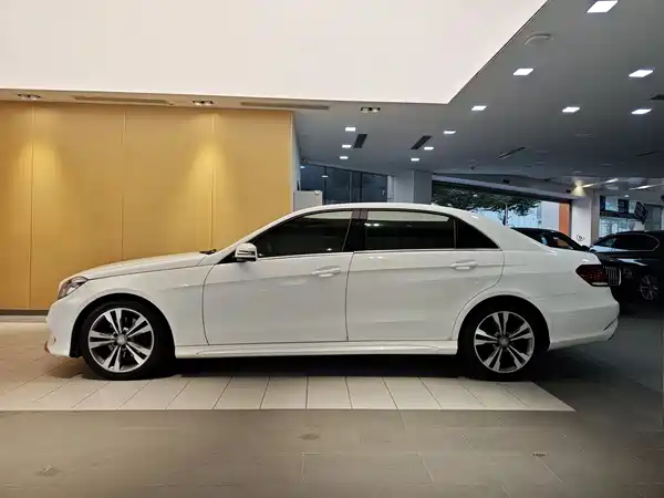 Mercedes-Benz E-Class 2015