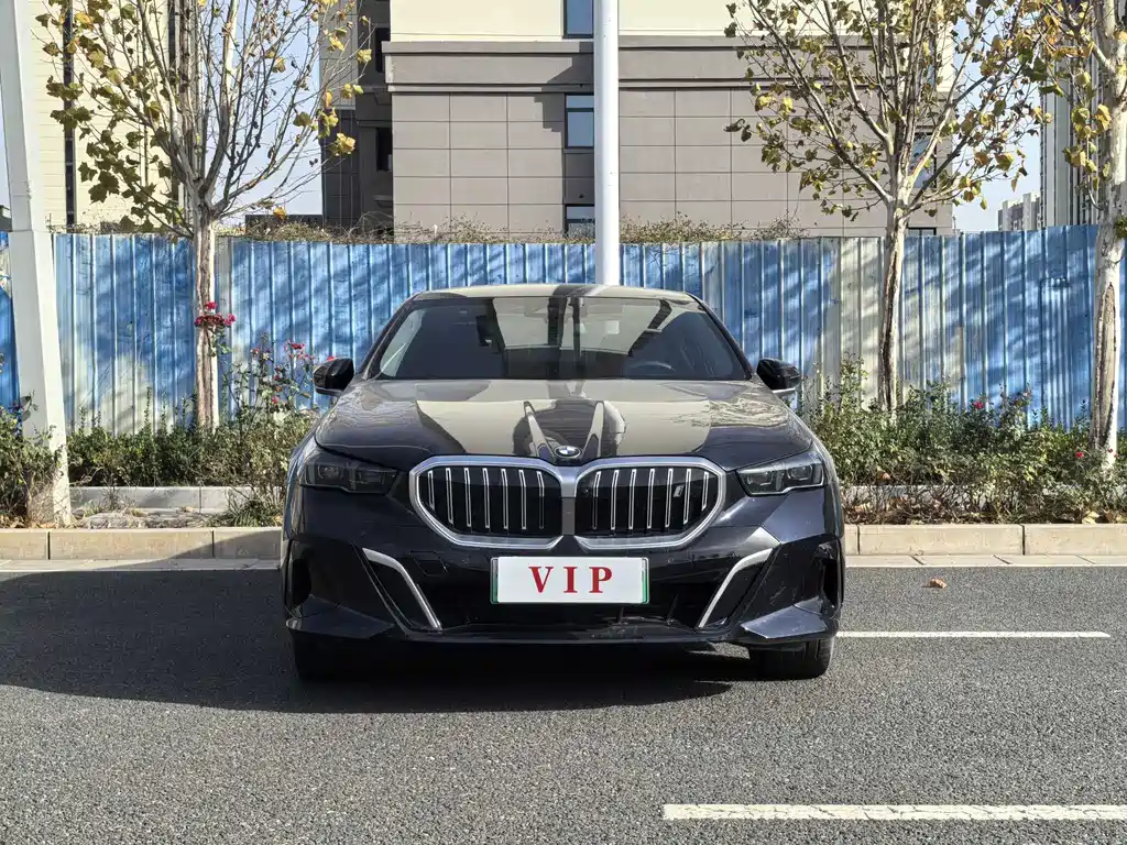 BMW i5 2024 — фото 2