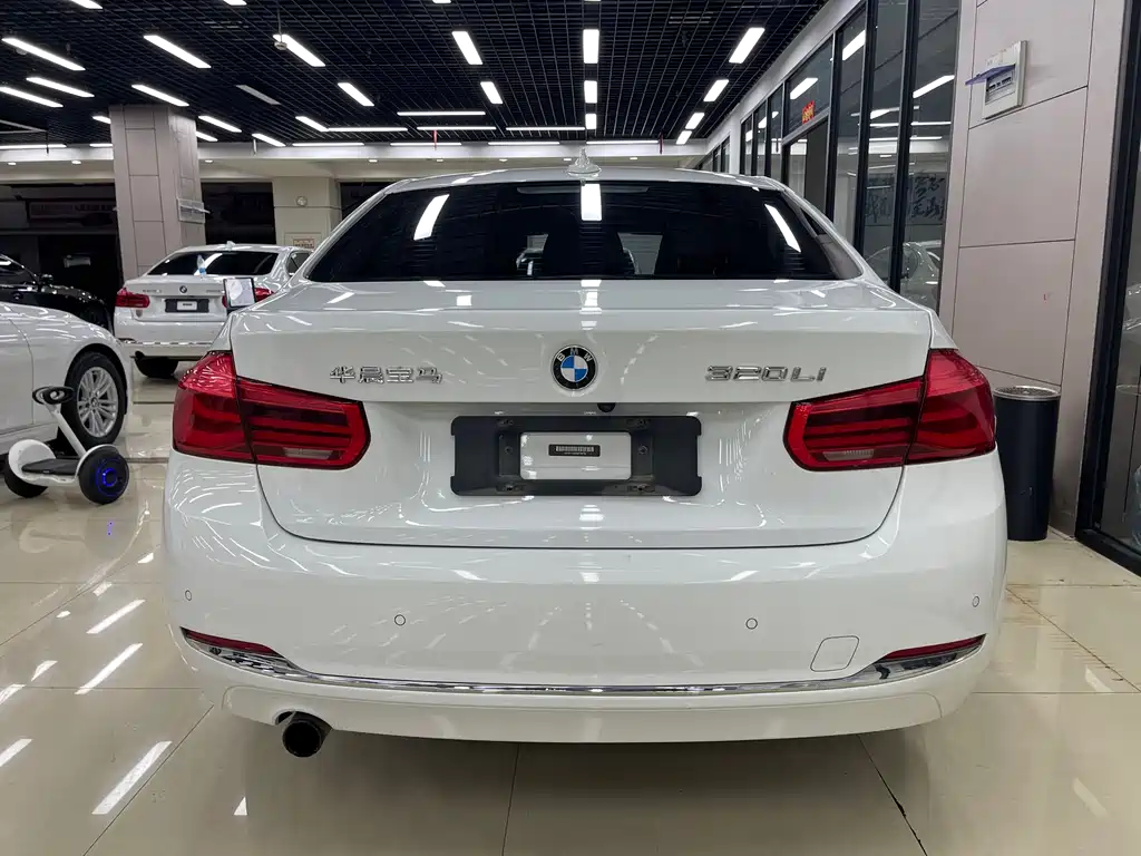 BMW 3 Series 2016 — фото 10