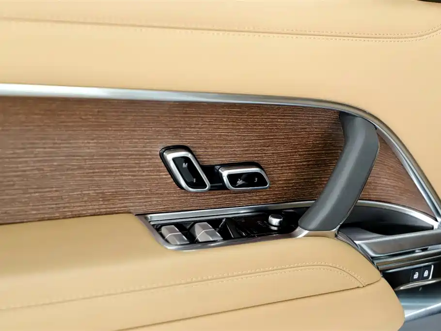 Land Rover Range Rover 2024 — фото 17