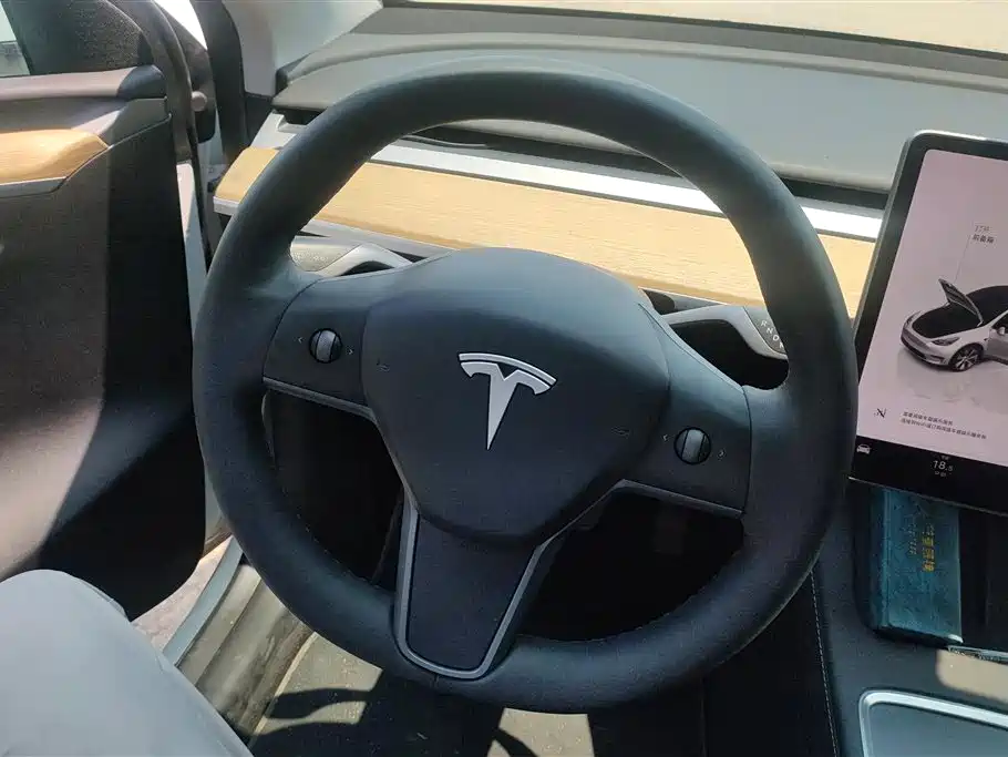 Tesla Model Y 2023 — фото 14