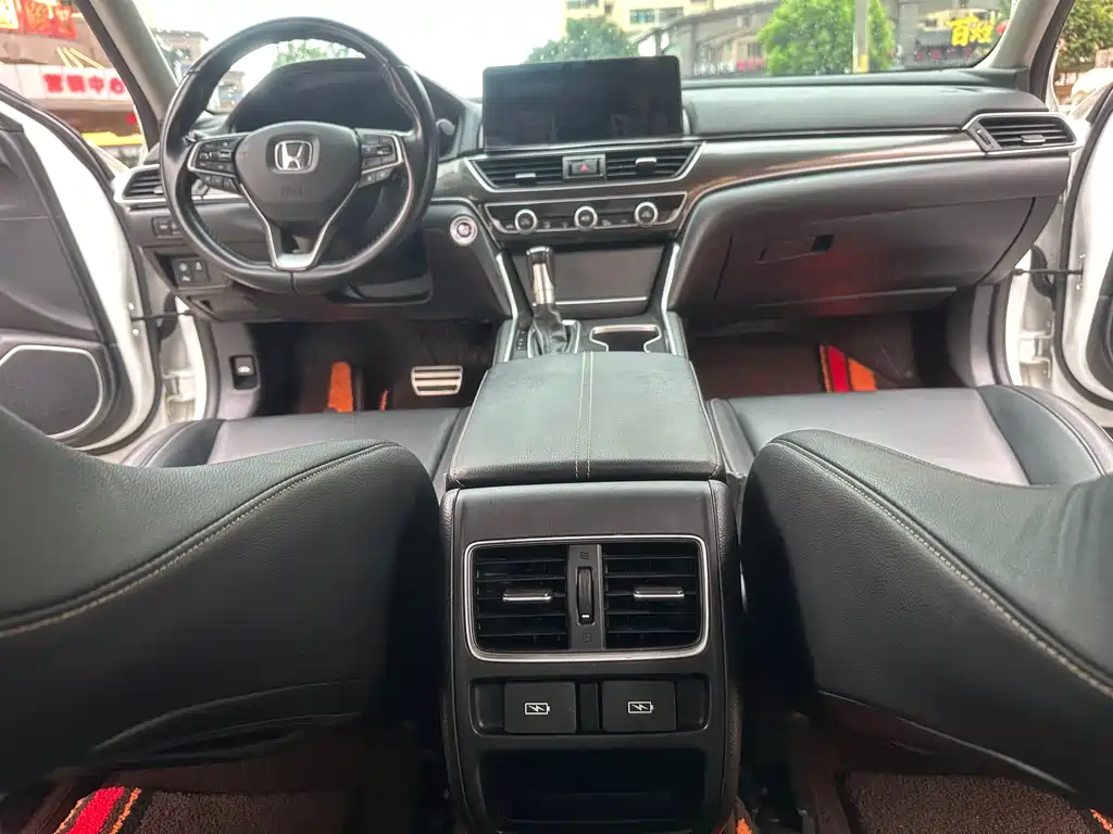 Honda Accord 2022 — фото 11