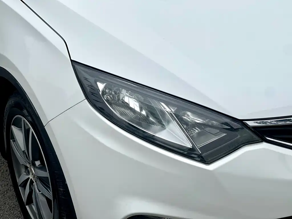 Changan Eado XT 2015 — фото 16
