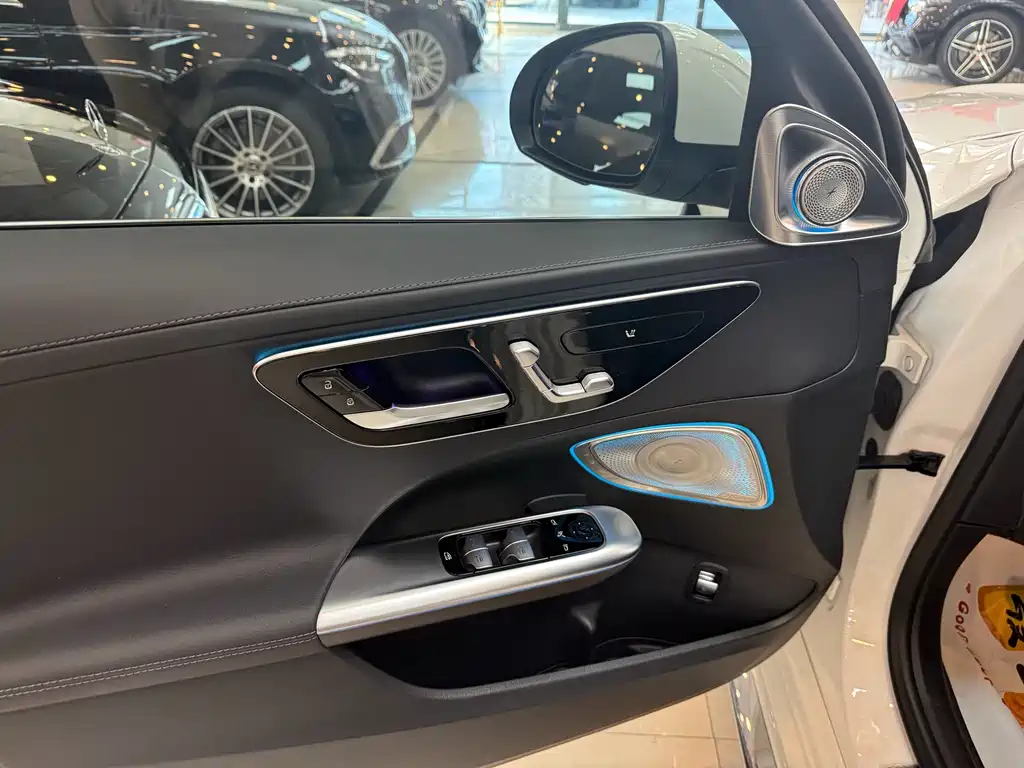 Mercedes-Benz C-Class 2024
