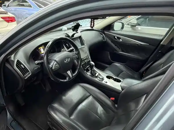 Infiniti Q50L 2015