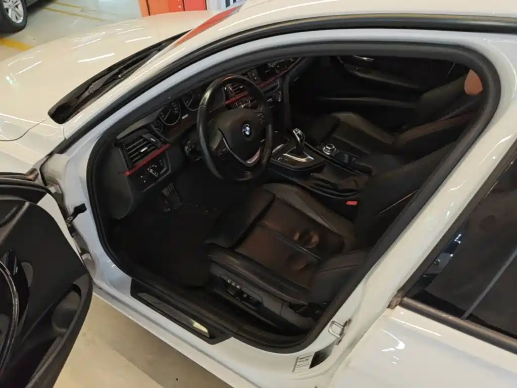 BMW 3 Series 2015 — фото 16