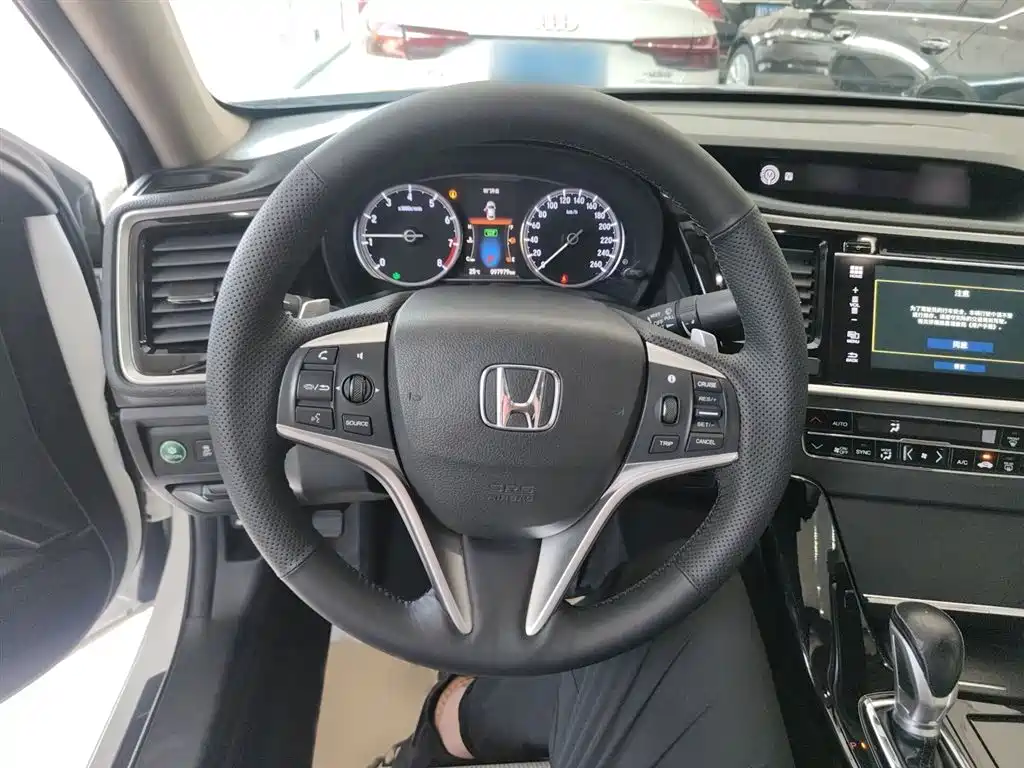 Honda Spirior 2016 — фото 16