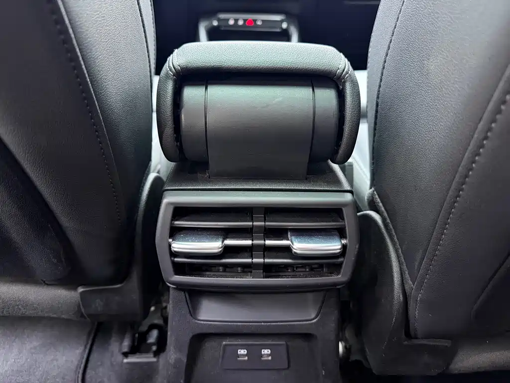 Audi A3 2023 — фото 17