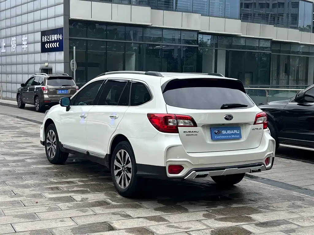 Subaru Outback 2017 — фото 7