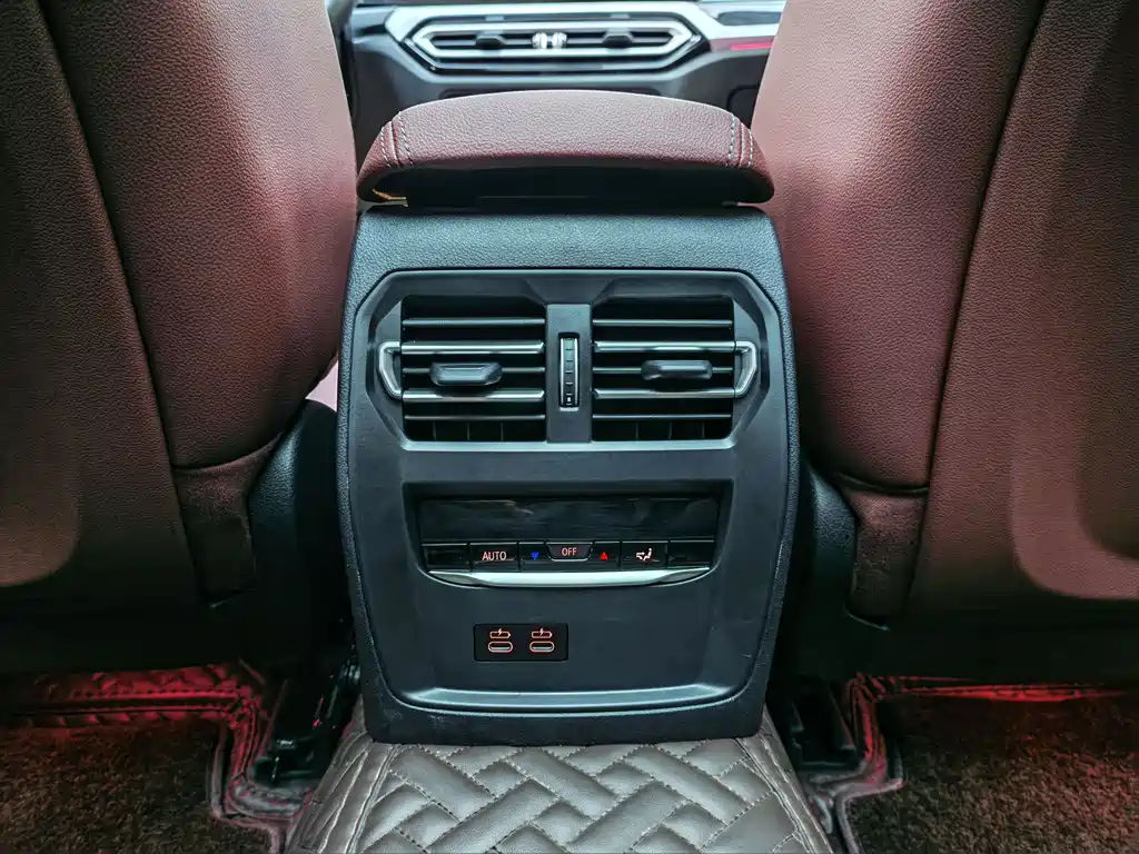 BMW 3 Series 2023 — фото 10
