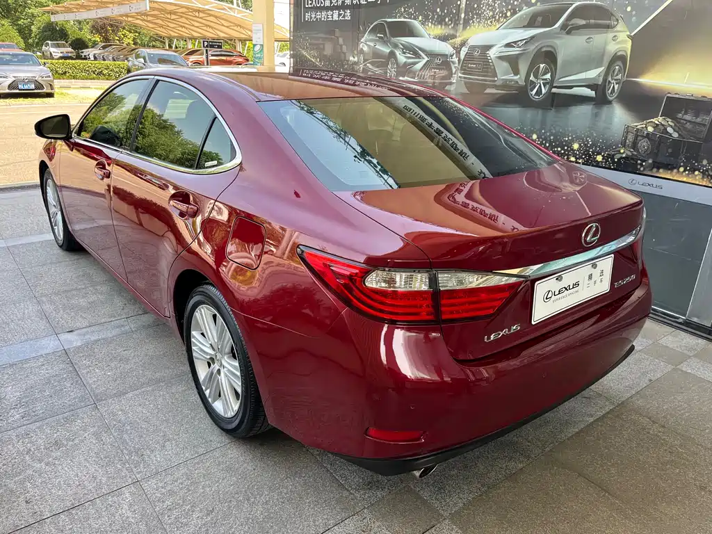 Lexus ES 2015 — фото 5