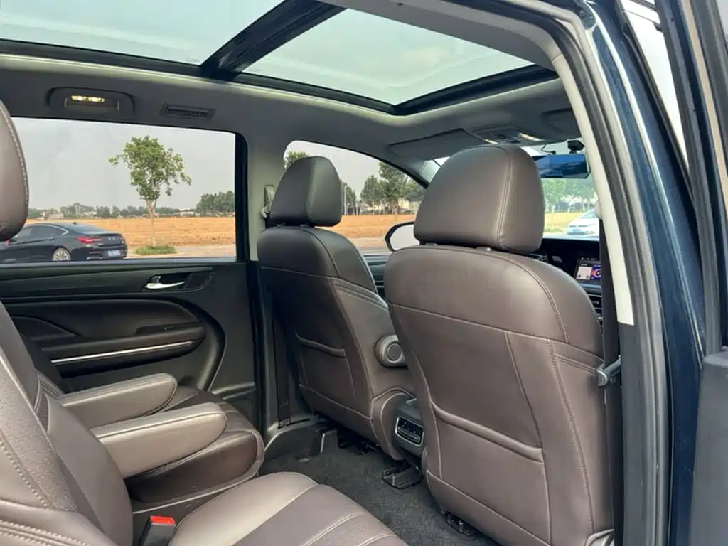 GAC Motor Trumpchi M6 2019 — фото 12