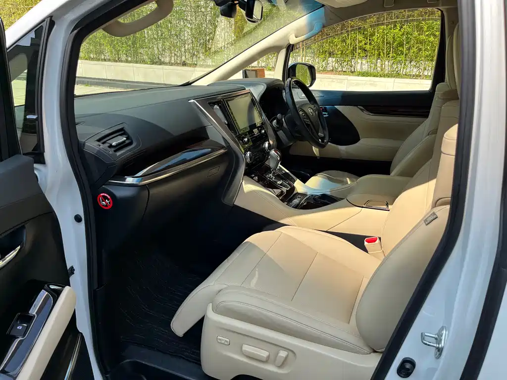 Toyota Alphard 2016 — фото 10