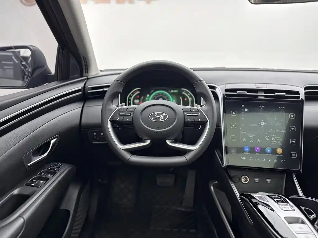 Hyundai Tucson 2023 — фото 15