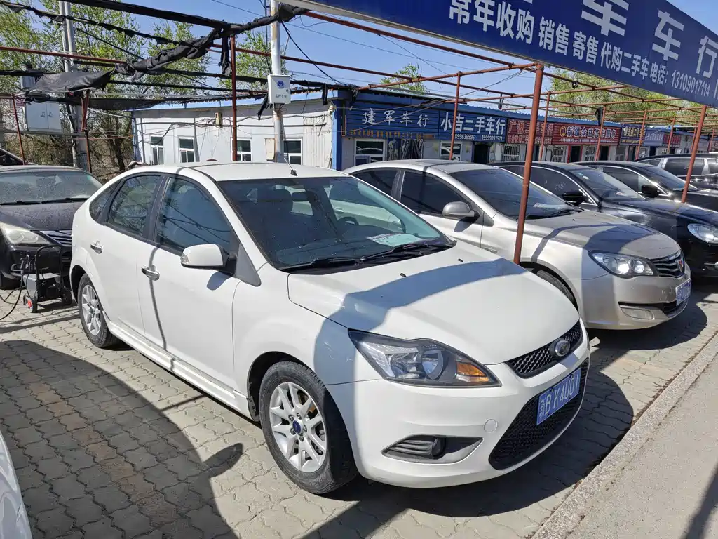 Ford Focus 2016 — фото 1