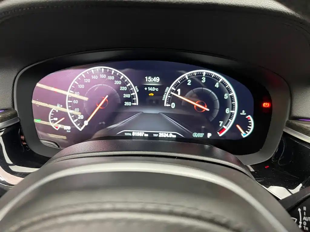 BMW 5 Series 2019 — фото 16