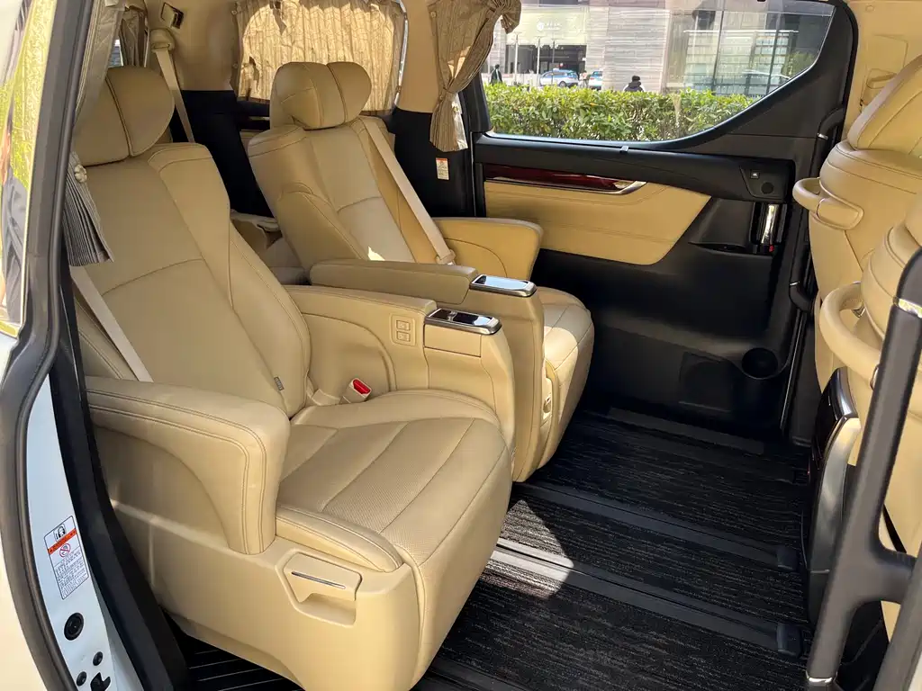 Toyota Alphard 2016 — фото 8