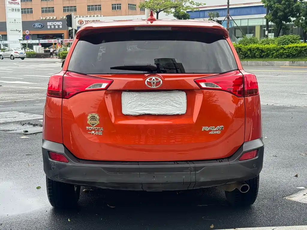 Toyota RAV4 2015 — фото 19