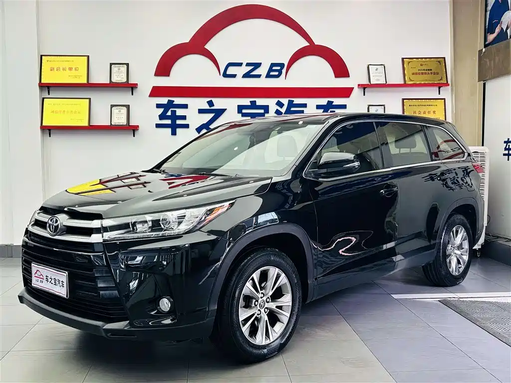 Toyota Highlander 2018 — фото 1
