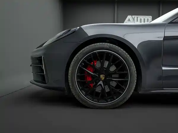 Porsche Panamera 2024