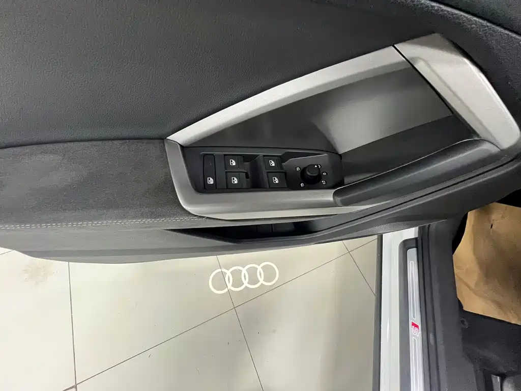 Audi Q3 2023 — фото 13