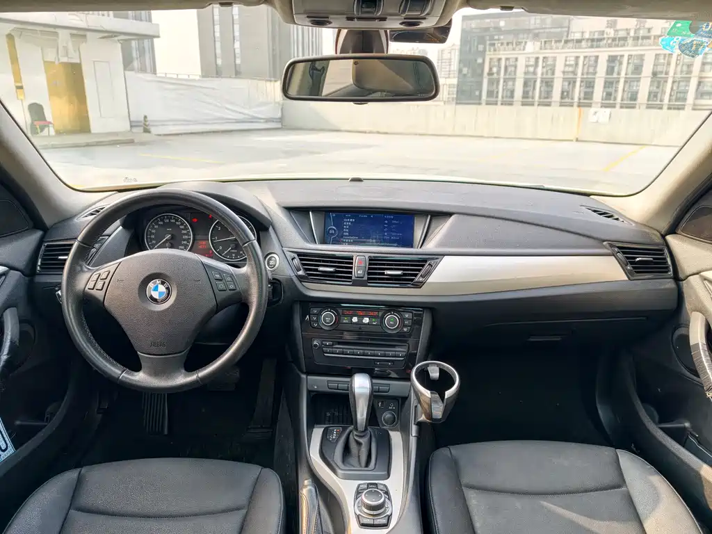 BMW X1 2013 — фото 11