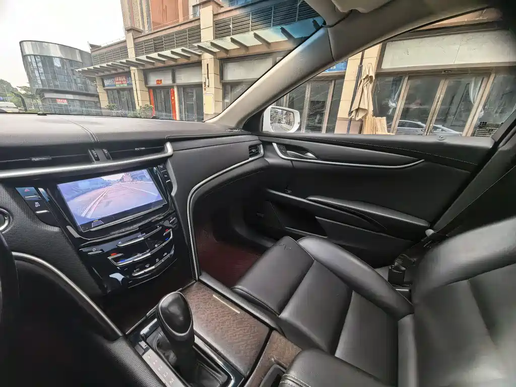 Cadillac XTS 2018 — фото 21