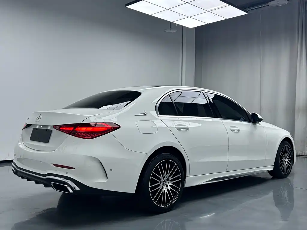 Mercedes-Benz C-Class 2023 — фото 9