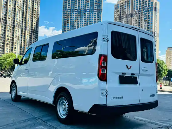 Wuling Yangguang 2024