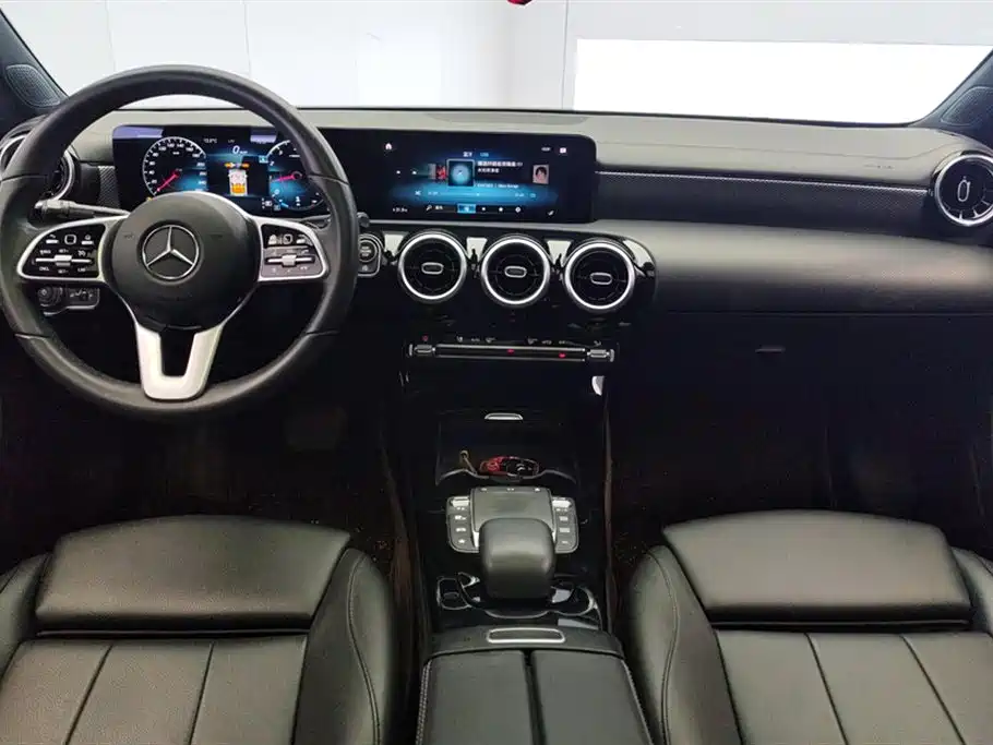 Mercedes-Benz A-Class 2020 — фото 12